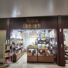 shop & dine