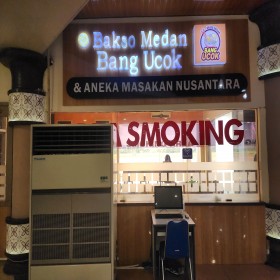 shop & dine