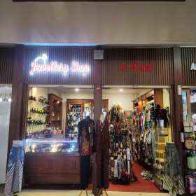 shop & dine