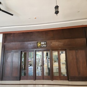 shop & dine