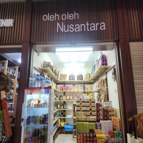 shop & dine